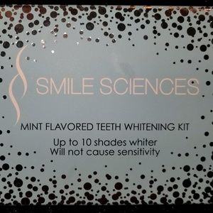 NIB SMILE SCIENCES MINT FLAVORED TEETH WHITENING K